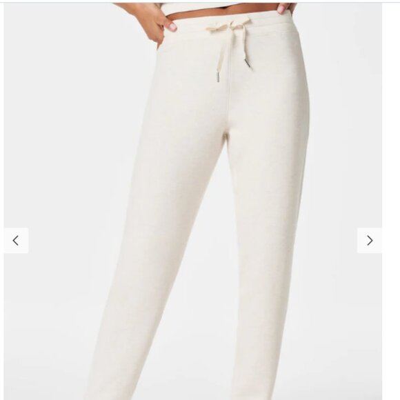 NWOT! Spanx AirEssentials Oatmeal Heather tapered pant (RETIRED COLOR and STYLE) - Picture 2 of 8